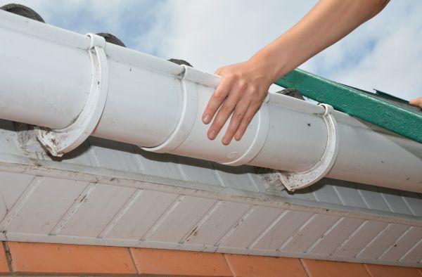 Gutter Reattachment in Cartersville