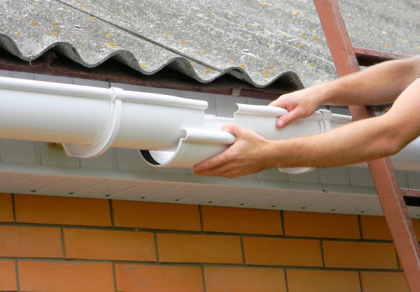 Gutter Hanging in Cartersville